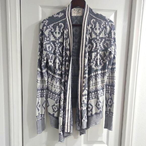 Abercrombie & Fitch Blue and Cream Geometric Cardigan - Picture 1 of 7